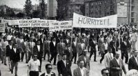 27 Mayıs Politik Devrimi ve onun &uuml;r&uuml;n&uuml; 61 Anayasası Firavun Saray'ında&nbsp; Caligula yaratmak i&ccedil;in yok edildi &Ccedil;&uuml;nk&uuml; 27 Mayıs Politik Devrimi bu topraklara armağanı olan 61 Anayasası y&uuml;r&uuml;rl&uuml;kte olsaydı Firavun [&hellip;]