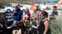 AYHAN KAYA YOLDAŞ BEDENCE ARAMIZDAN AYRILIŞININ 2. YILDÖNÜMÜNDE İZMİR’DE MEZARI BAŞINDA ANILDI           Bundan iki yıl önce yakalandığı kanser illeti yüzünden bedence aramızdan ayrılan; partimizin Karşıyaka [&hellip;]