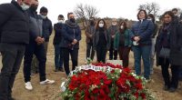 Seren öldü mü, diye soranlara Mevlana versin yanıtı: “Hangi tohum yere atıldı, ekildi de tekrar bitmedi, topraktan başkaldırmadı? Niçin insan tohumu hakkında yanlış bir zanna düşersin?” Seren Yoldaş’ımız insanlığın insanca yaşayacağı, [&hellip;]
