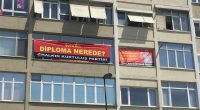 Soru 1: Diploma Nerede? Pankartımız üstüne alınanlar tarafından Parti Binalarımızdan indirilmeye çalışılıyor Normal olarak herhangi bir okulu bitirerek bir diploma sahibi olan herhangi birinin bu soruya yanıtı bellidir. Bu yanıt […]