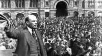 Ekim Devrimi bir başlangıçtı Buz kırılmış yol açılmış Mazlum Halklara insanlığın kurtuluş yolu gösterilmişti Devrimler Kartalı Lenin, ne kadar güzel tanımlıyor Ekim Devrimi’ni: “Biz başlangıcı yaptık. Ne kadar zamanda, ne […]