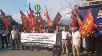 ABD Emperyalizminin İzmir’e Demirleyen Savaş Gemisini Protesto Ettik! 2 Eylül’de İzmir Alsancak Limanı’na gelen ABD Emperyalist Haydudunun en büyük savaş  gemilerinden biri olan ve İsrail’i korumak için Akdeniz’e gidecek olan […]