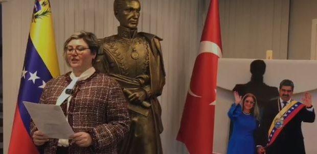 HKP Merkez Disiplin Kurulu Başkanı Av. Ayça OKUR’dan Venezuela Halkına, Venezuela’nın Yiğit Yurtsever Kadınlarına Videolu Mesaj 3 Ocak 2026’da Emperyalist çakal ABD ve onun temsilcileri, başta Trump olmak üzere tüm [&hellip;]