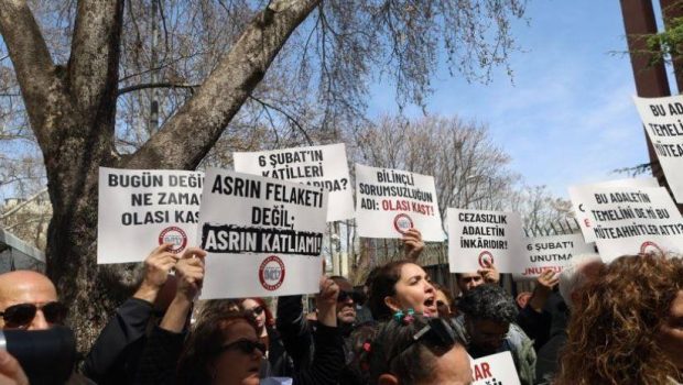 AKP’giller Tarafından Felakete Dönüştürülen 6 Şubat 2023 Depreminde Canlarını Kaybeden, Yürekleri Yaralı Aileler Ankara’da Adalet Bakanlığı Önünden Haykırdılar: Unutmadık, Affetmedik, Helalleşmiyoruz Adalet Peşinde Aileleri Platformu Üyeleri 12 Nisan’da Ankara Güvenpark’ta, 13 [&hellip;]