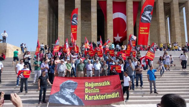 Ulusal Egemenliğimize Göz Dikenler ile Çocuklarımızın Katline Sebep Olanlar AB-D Emperyalistleri ve Onların Yerli Uşaklarıdır Kutlu Mu 23 Nisan? ABD ve AB Emperyalistlerinin ve onların yerli işbirlikçileri günümüzün Vahdettin’leri, Damat [&hellip;]