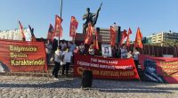 Hasan Tahsin’in İlk Kurşunu Yolumuzu Aydınlatıyor, Emperyalizme ve Ortaçağcı Gericiliğe Karşı Mücadelemiz Devam Ediyor! 15 Mayıs 1919 sabahı İzmir Kordonboyu’nda, İngiliz Emperyalizminin maşası Yunan efzon alaylarına karşı patlayan o tek [&hellip;]