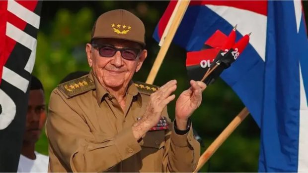Bu emperyalist alçak devlet, Domuzlar Körfezi Çıkartmasında Fidel ve Che önderliğinde Küba Halkından yediği tokadın acısını hâlâ unutamıyor. Bu insanlık düşmanı soykırımcı emperyalist haydut, Küba’nın 66 yıldır emperyalist ablukaya direnip [&hellip;]