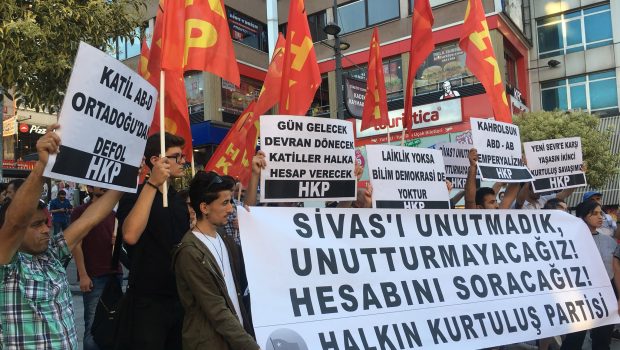 Sevgi ve Saygıdeğer Emekçi Halkımız, 2 Temmuz 1993’te Sivas’ta yaşananlar bir katliam ve insanlık suçudur. Bu katliam ve insanlık suçunun 33 yıldır bir susuşla üstü kapatılmak istendi ve yıllar içerisinde [&hellip;]