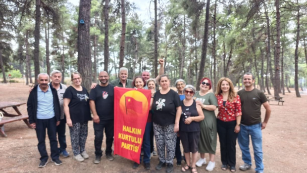 13 Eylül Pazar günü Tekirdağ İl Örgütü olarak Atatürk Ormanı’nda düzenlediğimiz piknikte bir araya geldik. İstanbul’dan gelen Yoldaşlarımızın yanı sıra Halkın Kurtuluş Partisini tanımak isteyen dostlarımızın katıldığı piknikte gün boyunca [&hellip;]